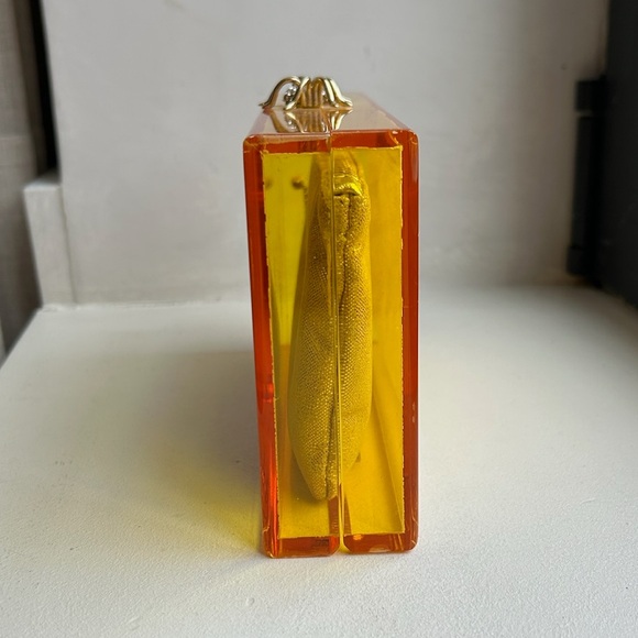 CHARLOTTE OLYMPIA YELLOW ACRYLIC TRANSPARENT BOX BAG - Picture 4 of 12